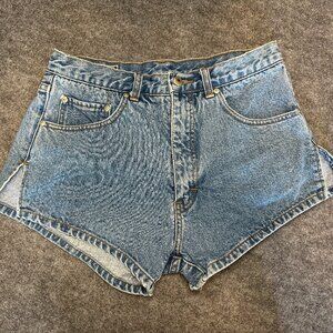 Vintage International Men’s Denim Shorts – Size 32 – Rare Find